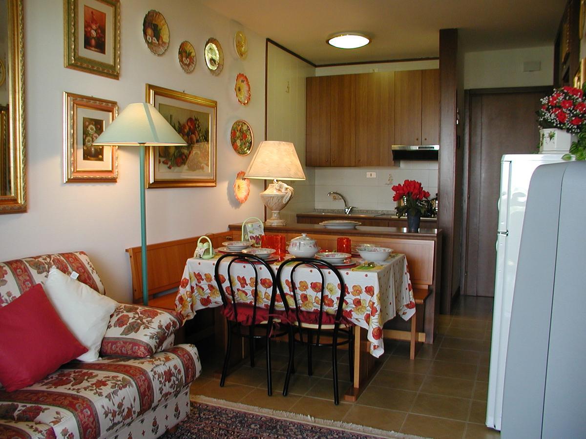 Complesso Solarium Apartment Bibione Exterior photo