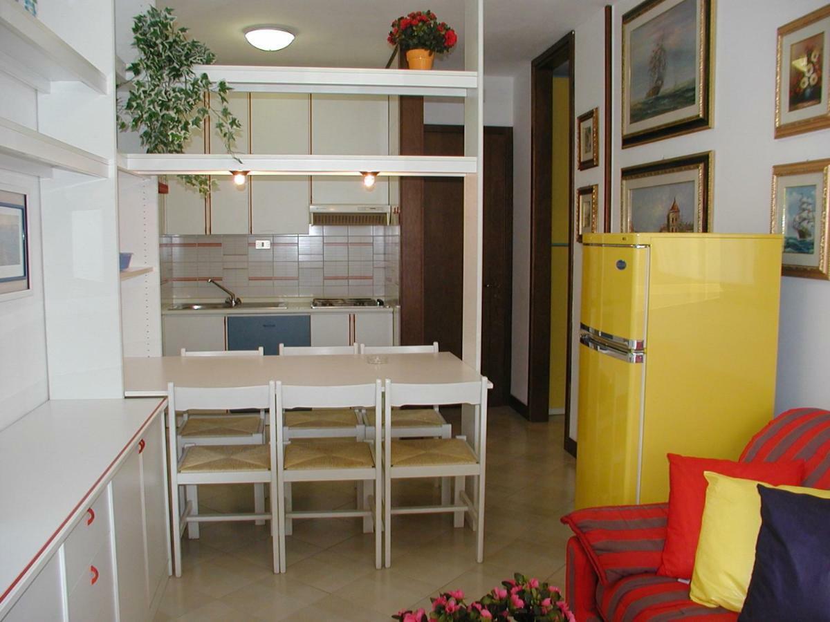 Complesso Solarium Apartment Bibione Exterior photo