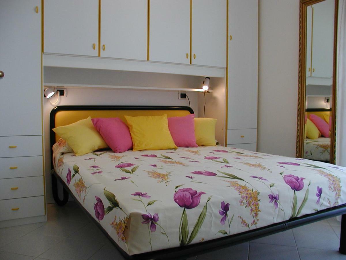 Complesso Solarium Apartment Bibione Exterior photo