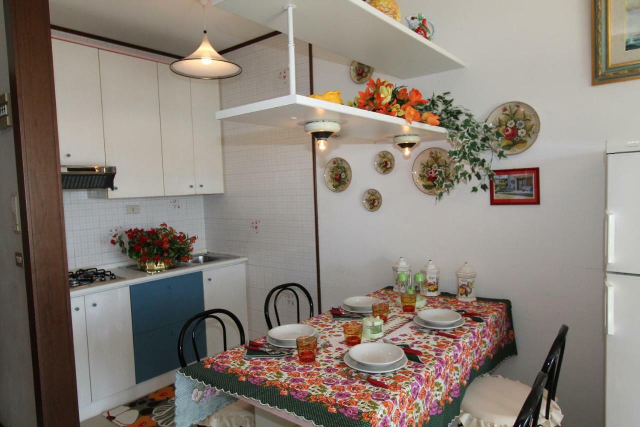 Complesso Solarium Apartment Bibione Exterior photo