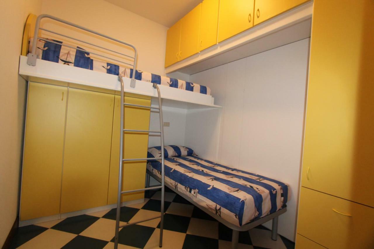 Complesso Solarium Apartment Bibione Exterior photo