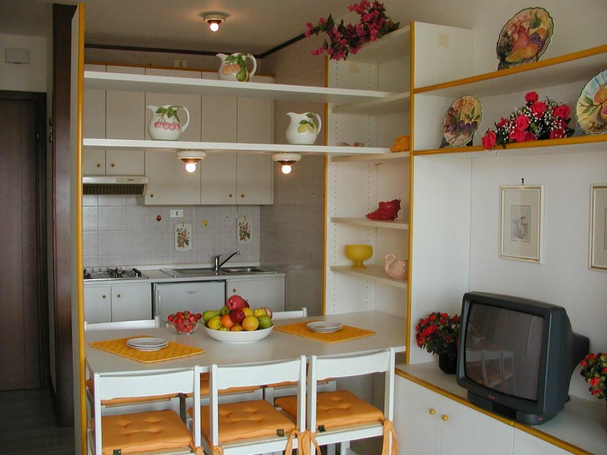 Complesso Solarium Apartment Bibione Exterior photo