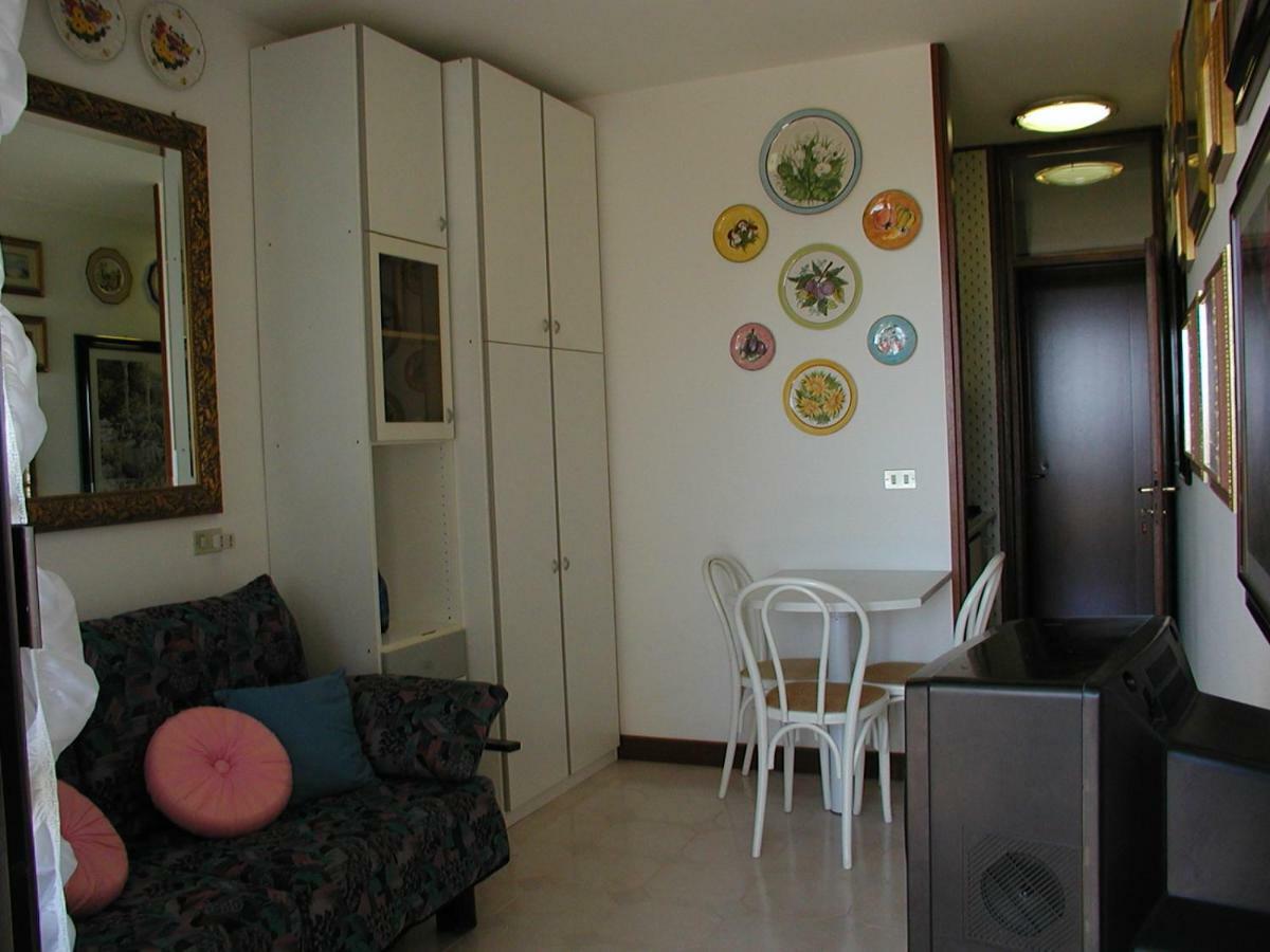 Complesso Solarium Apartment Bibione Exterior photo